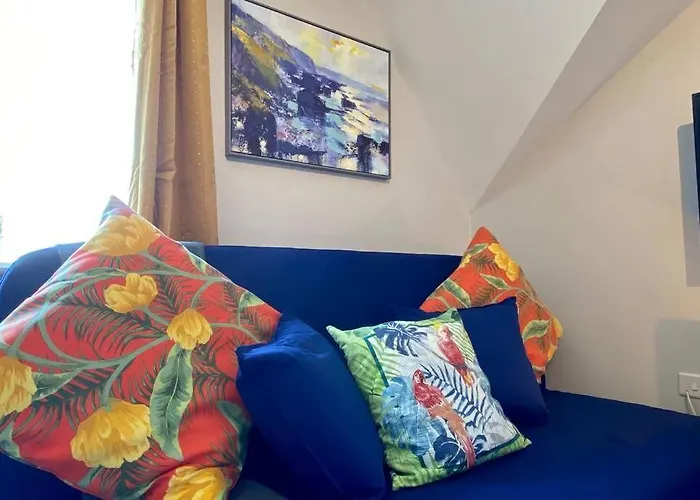 Stunning - 5 Minute Walk To The Best Beach! - Great Location - Parking - Fast Wifi - Smart Tv - Newly Decorated - Close To & Poole Town Centre & Sandbanks